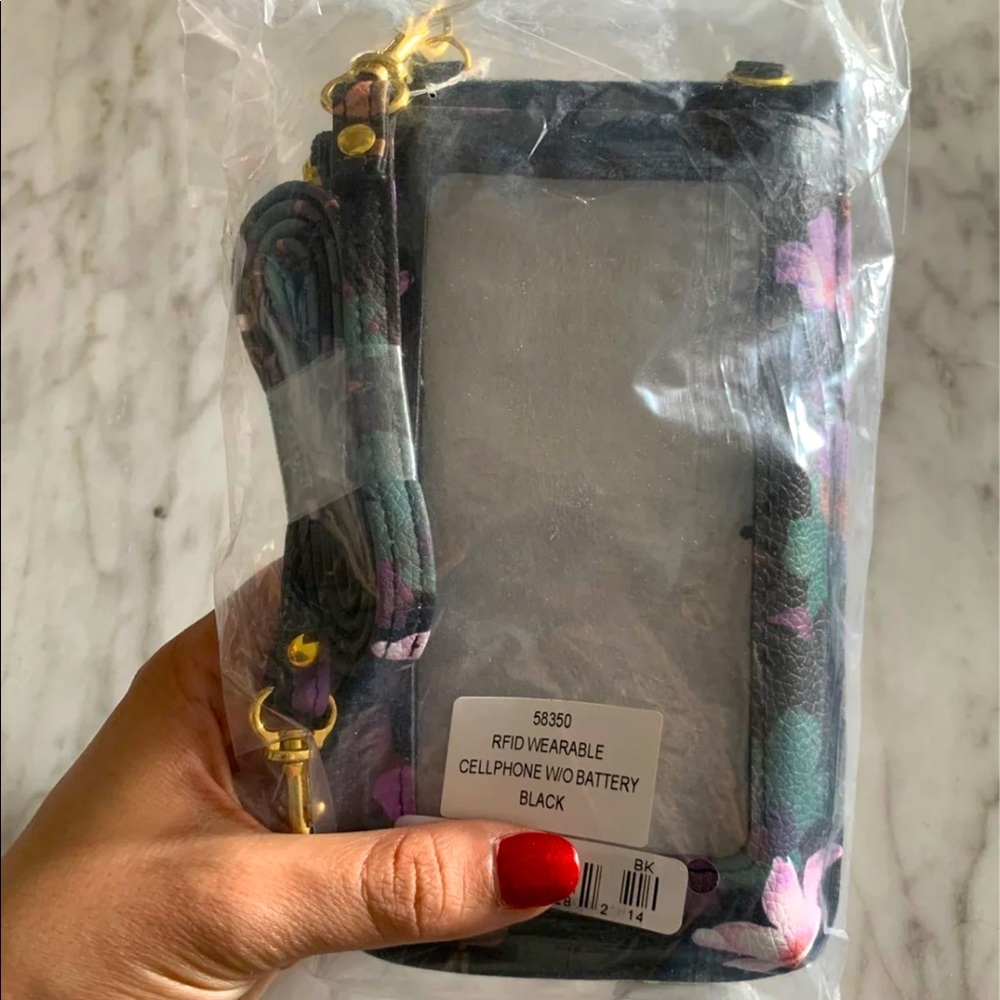 Cellphone wallet